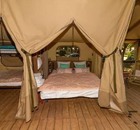 Maui Hotel Tournon-sur-Rhone