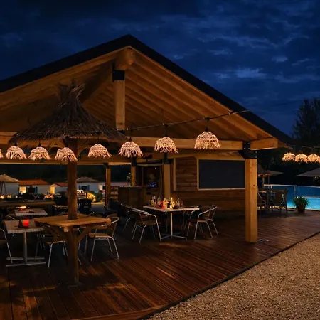 Maui Hotel Tournon-sur-Rhone